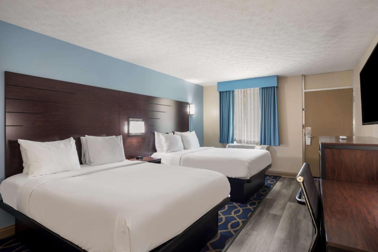 Queen Room Two Queen Beds