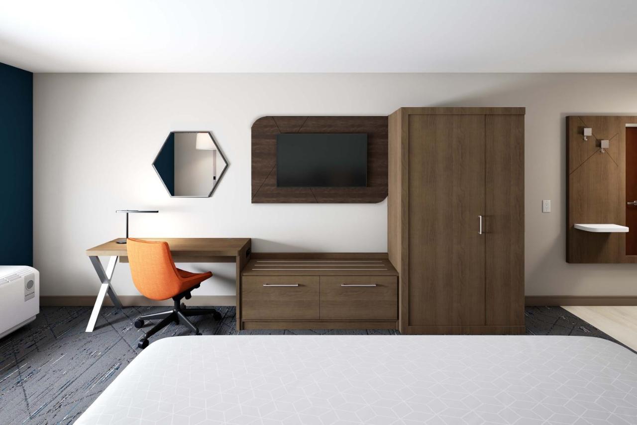 Standard Room with Two Queen Beds