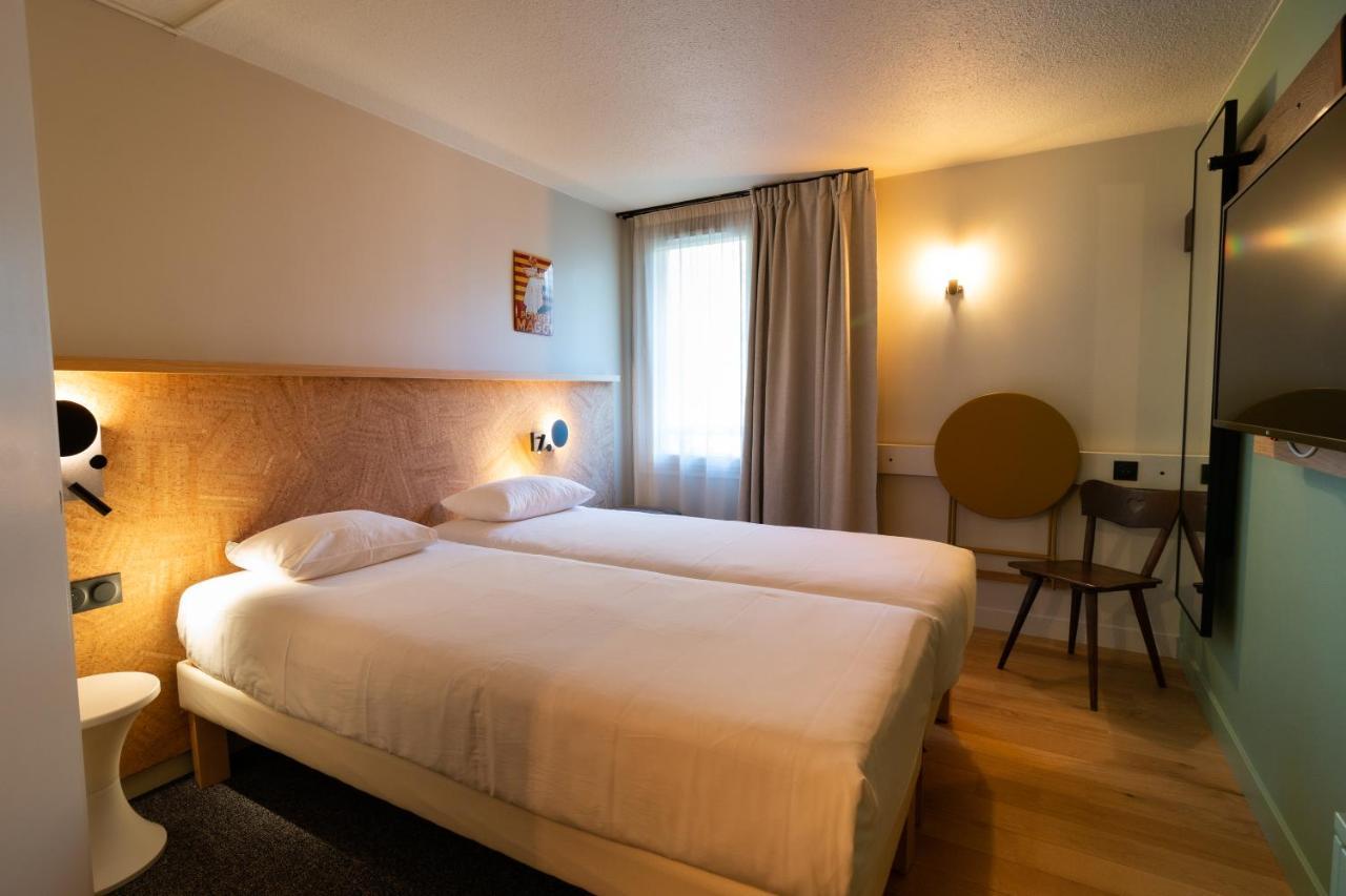 Pop Twin Room