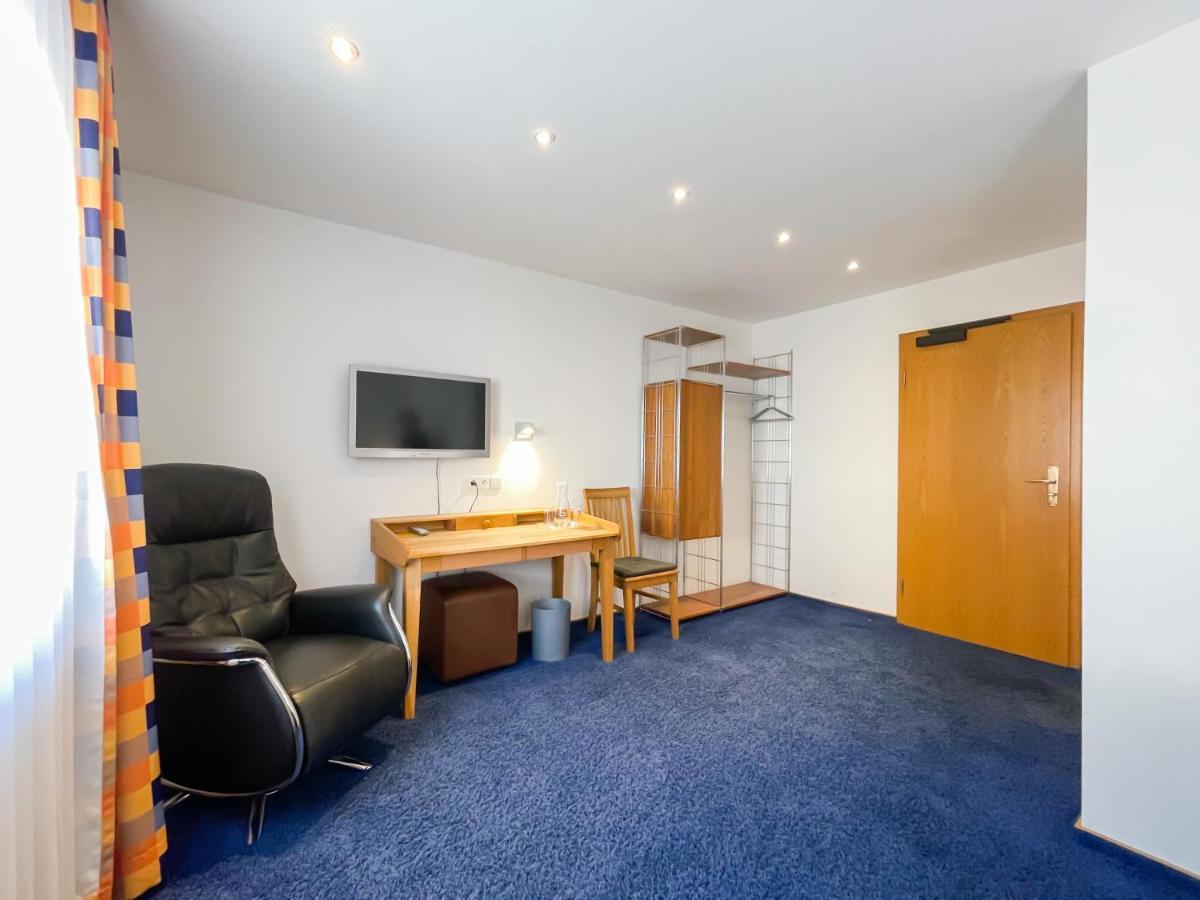 Double Room queensize bed