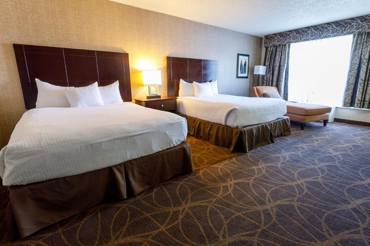 Deluxe Queen Room Two Queen Beds Smoking