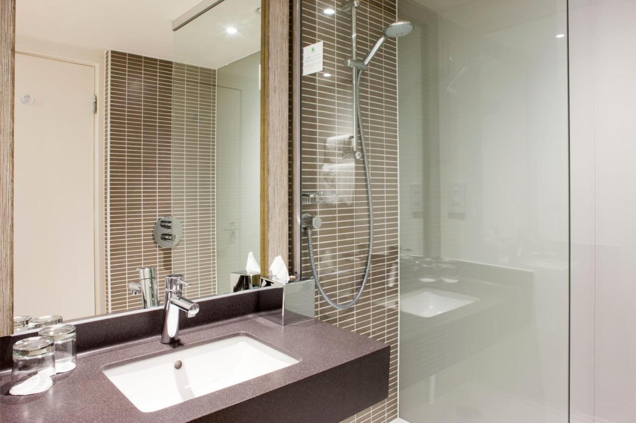 Standard King Room Walk Shower,1645647226:JPEG