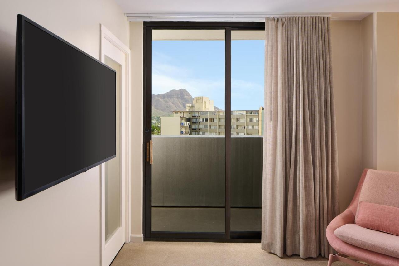 Corner Ocean View King with Balcony