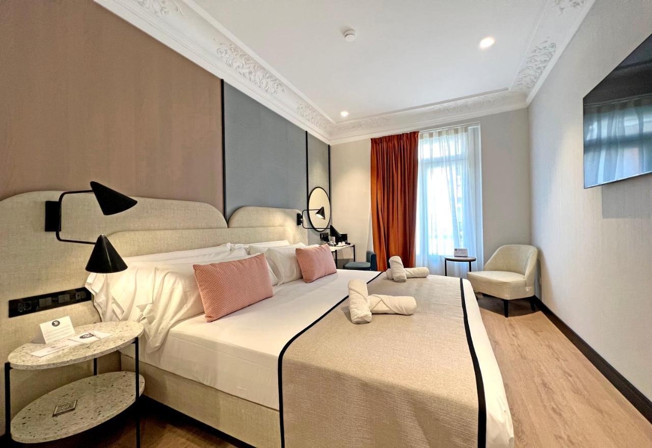 Quarto com Cama de Casal ou 2 de Solteiro