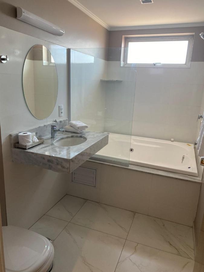 King Suite Spa Bath