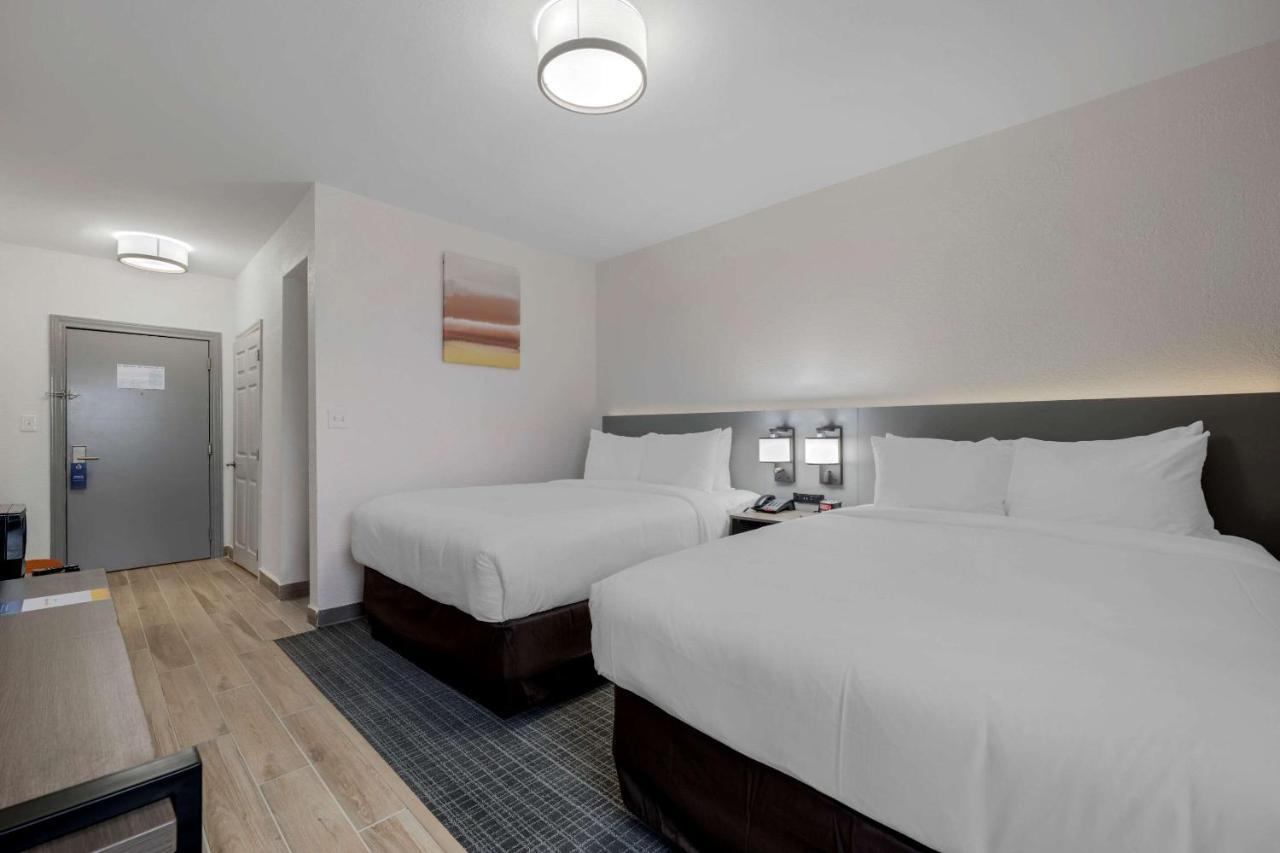 Queen Room Two Queen Beds