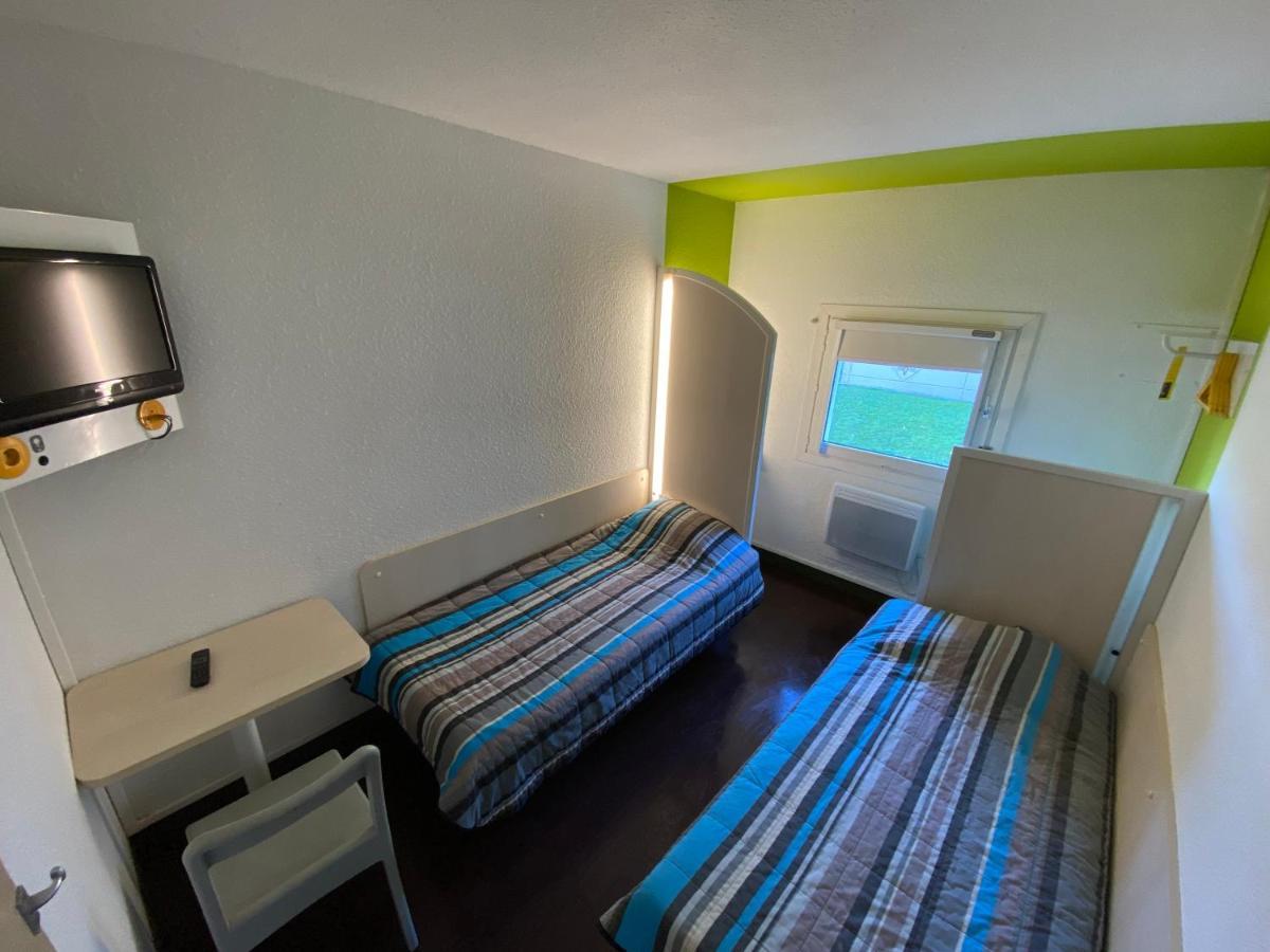 Chambre Lits Jumeaux avec Salle de Bains Commune