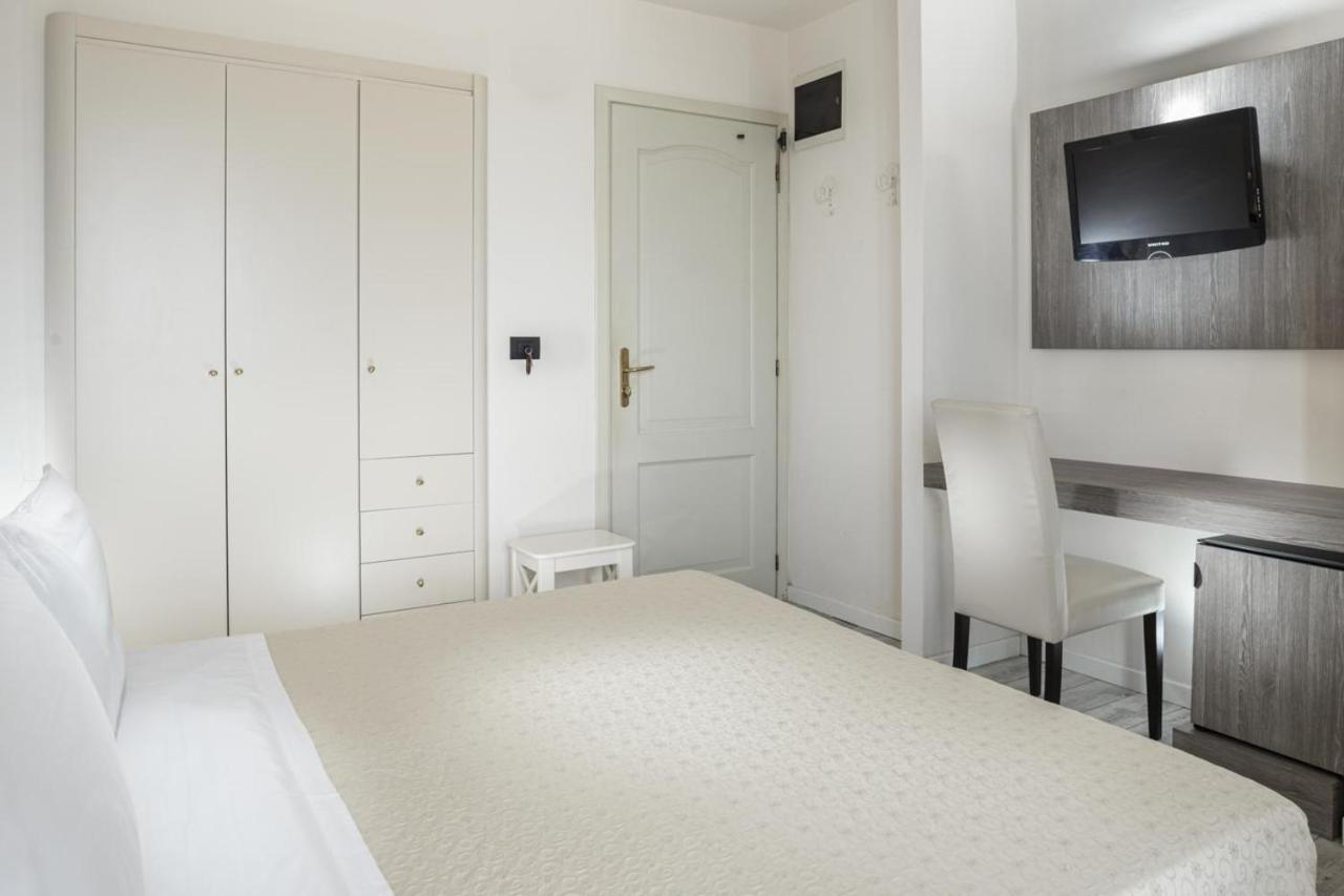 Double or Twin Room Sea View