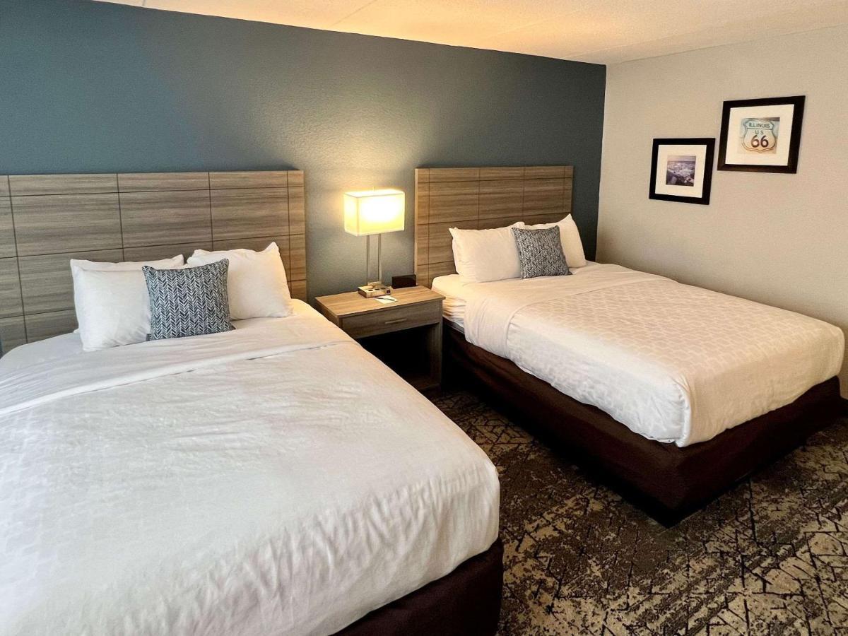Queen Room with Two Queen Beds - Non Smoking