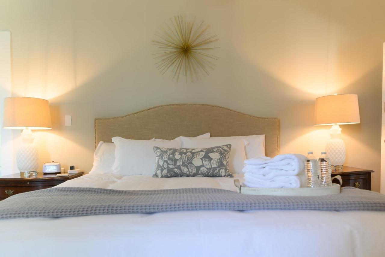 Deluxe King Suite