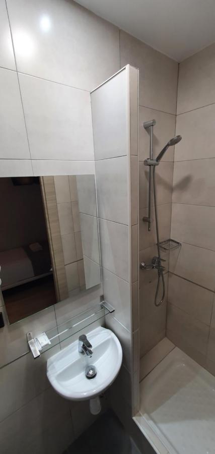 Small Double Room,1328167310:JPEG