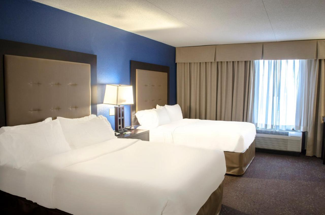 Standard Room Two Queen Beds