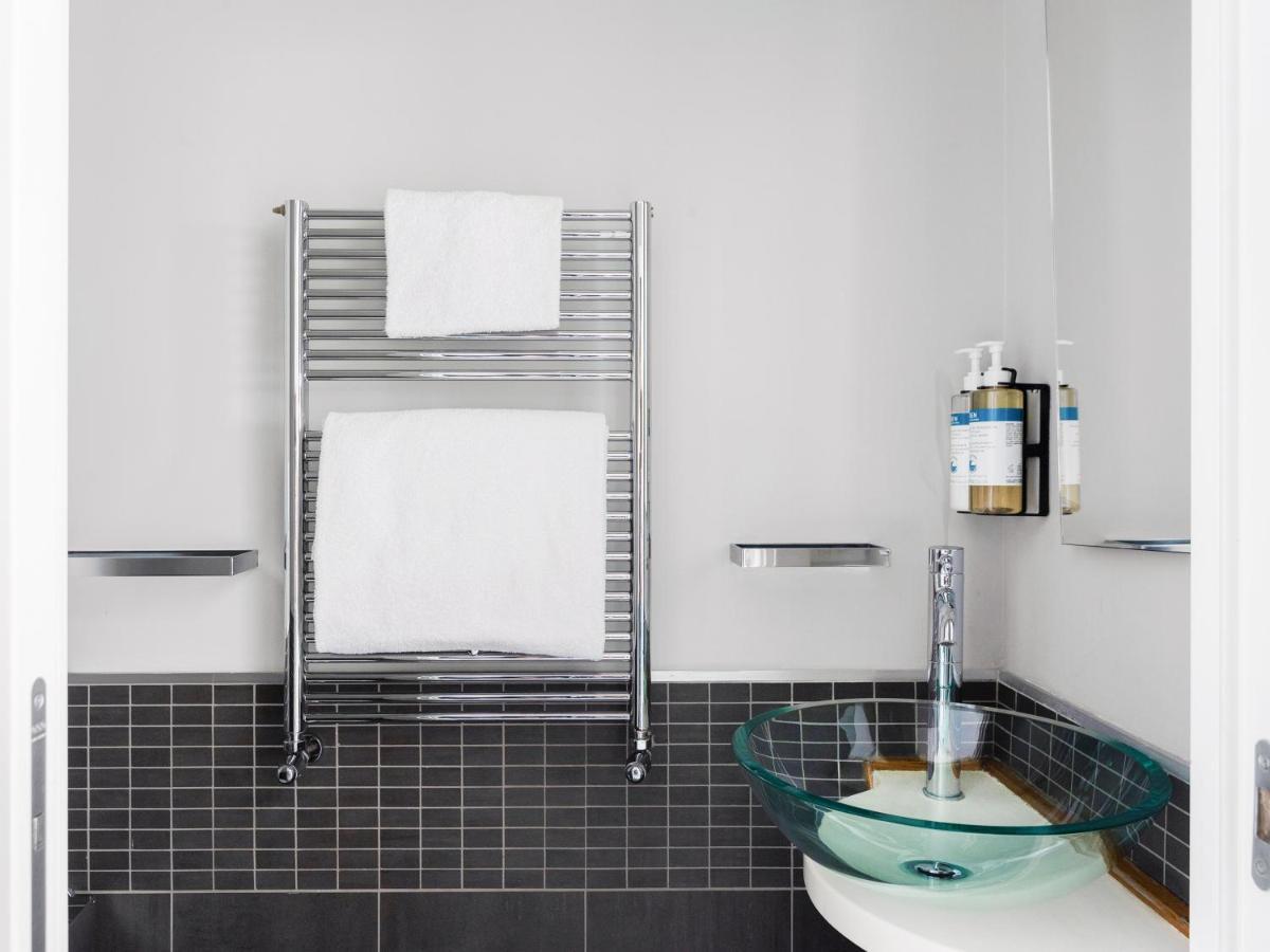 Large 2 Bedroom Apartment