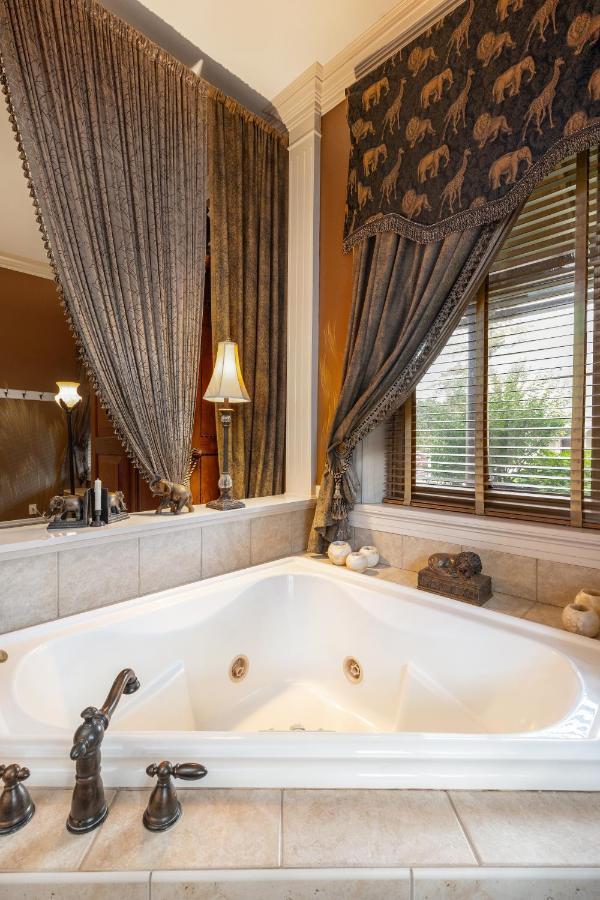 King Room Spa Bath