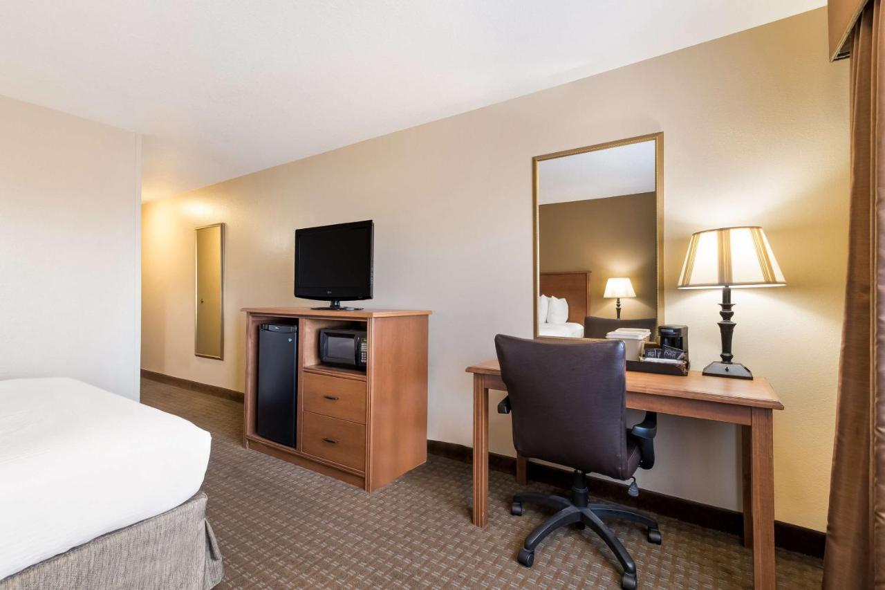 King Suite Kitchenette Non-Smoking