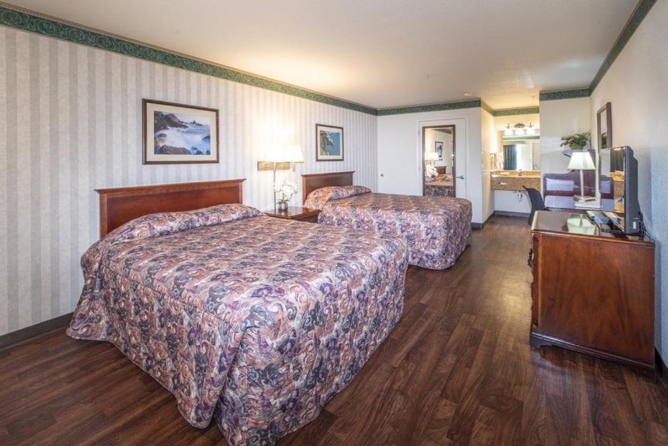 Two Queen Suite (Pet Friendly)