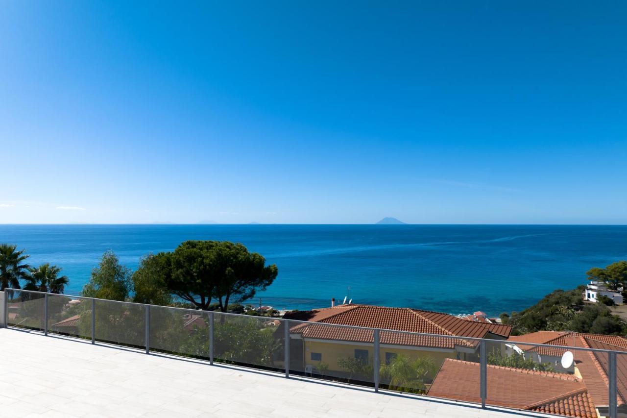 Camera Matrimoniale con Vista Mare