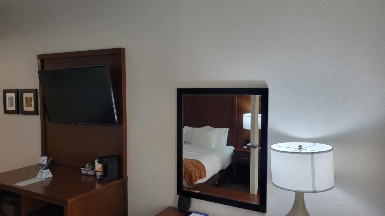 Double Suite Two Double Beds Non-Smoking
