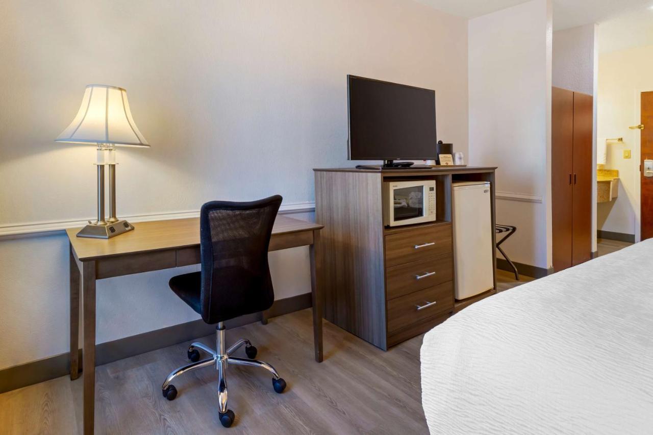 King Suite Whirlpool Non-Smoking