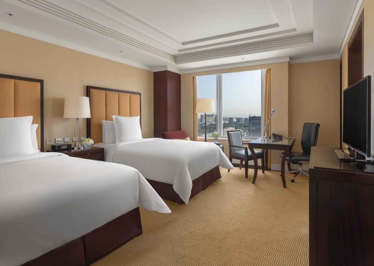 Club Twin Room City View