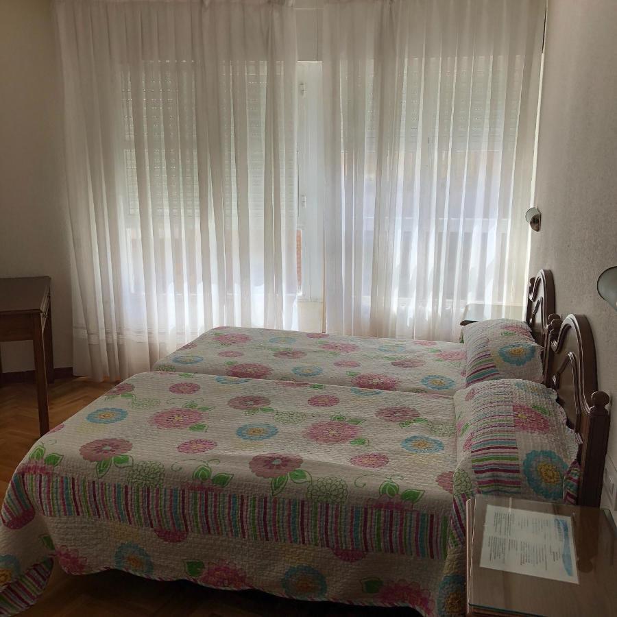 Twin Room with Shared Bathroom,1334010509:JPEG