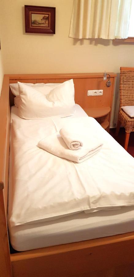 Single Room,1335408794:JPEG