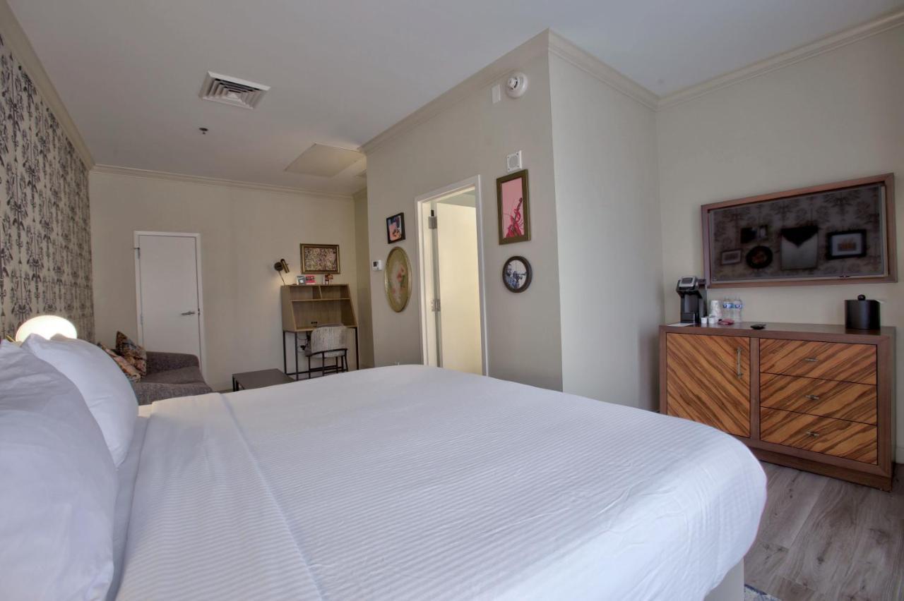 Premium King Room