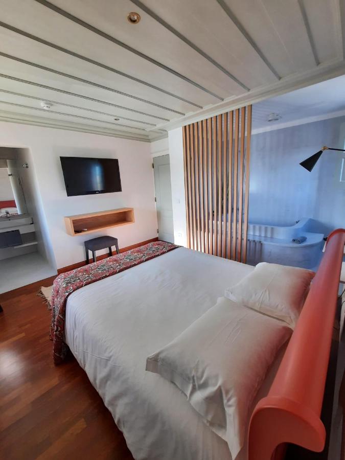 Quarto Duplo com Banheira de Hidromassagem