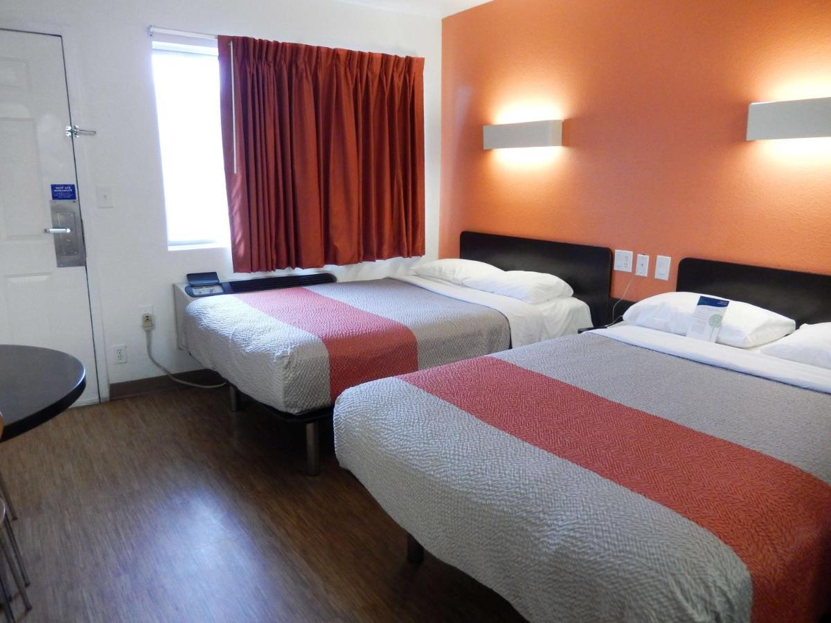 Deluxe Quadruple Room Smoking