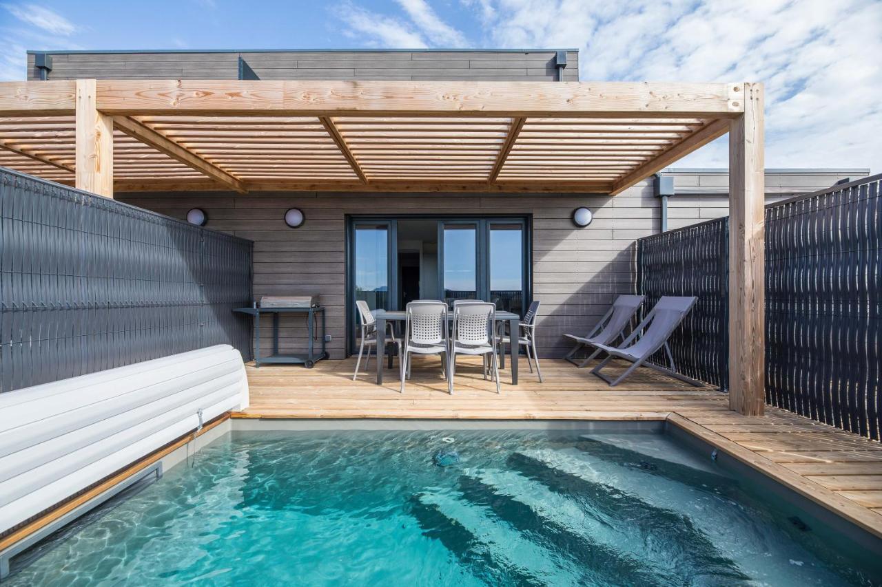 Three-Bedroom Duplex House Air Conditioning 4m Private Pool Terrace