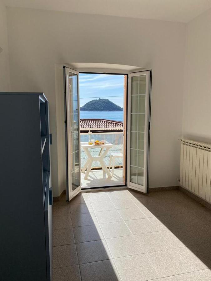 Superior One-Bedroom Apartment