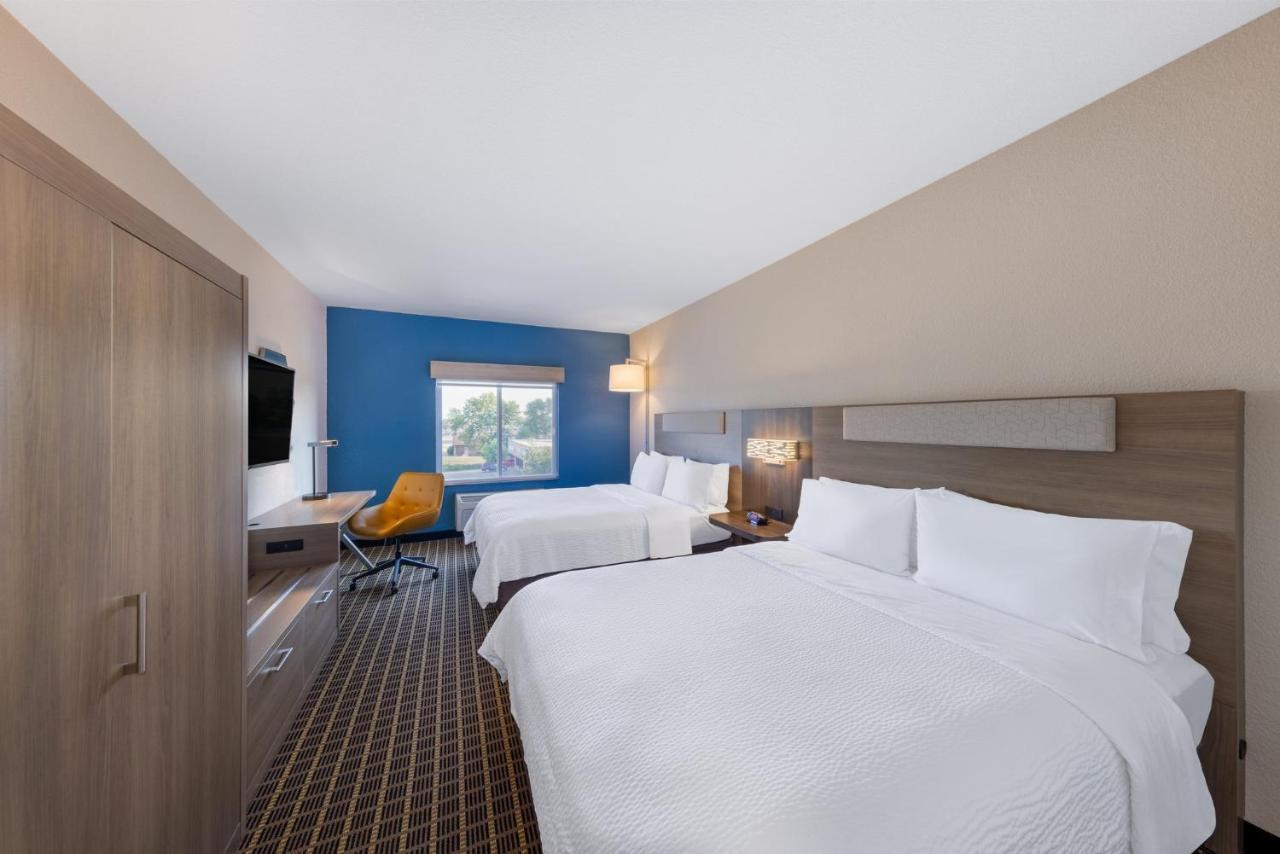 Standard Room Two Queen Beds