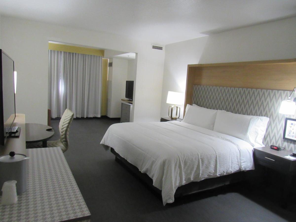 Suíte com Cama King-size - Não Fumantes