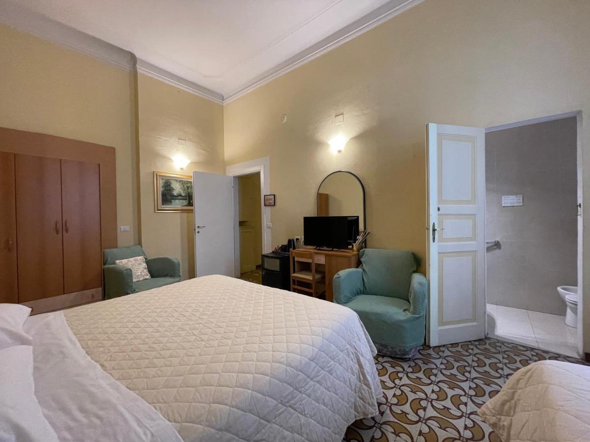 Twin Room Private Internal Bathroom