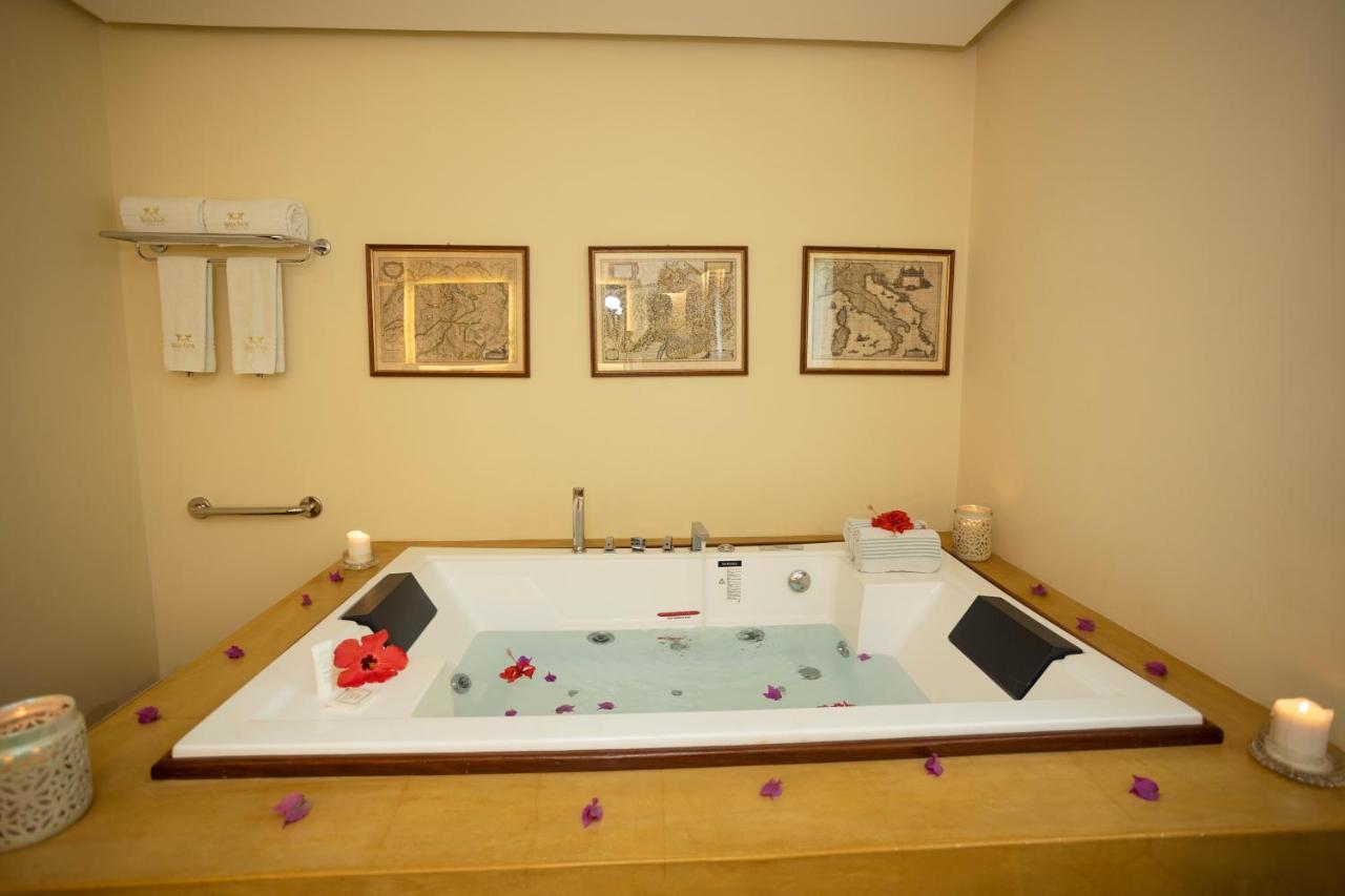 King Room Pool View