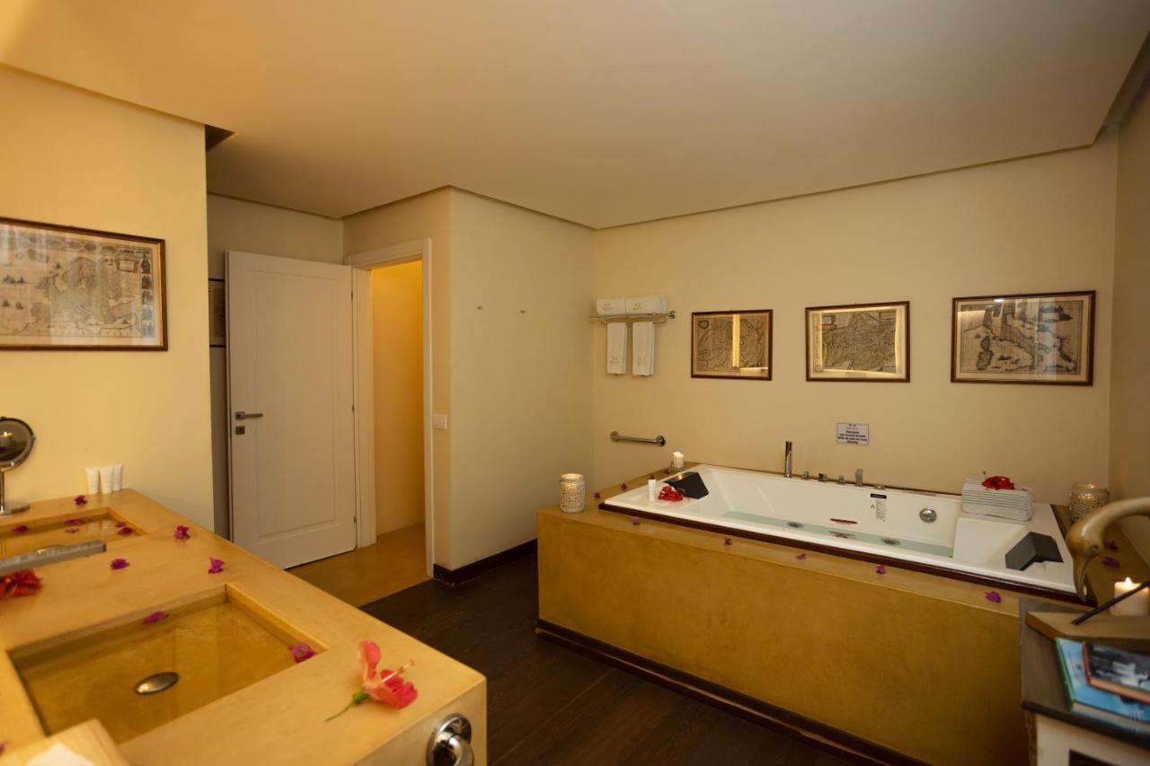 King Room Pool View