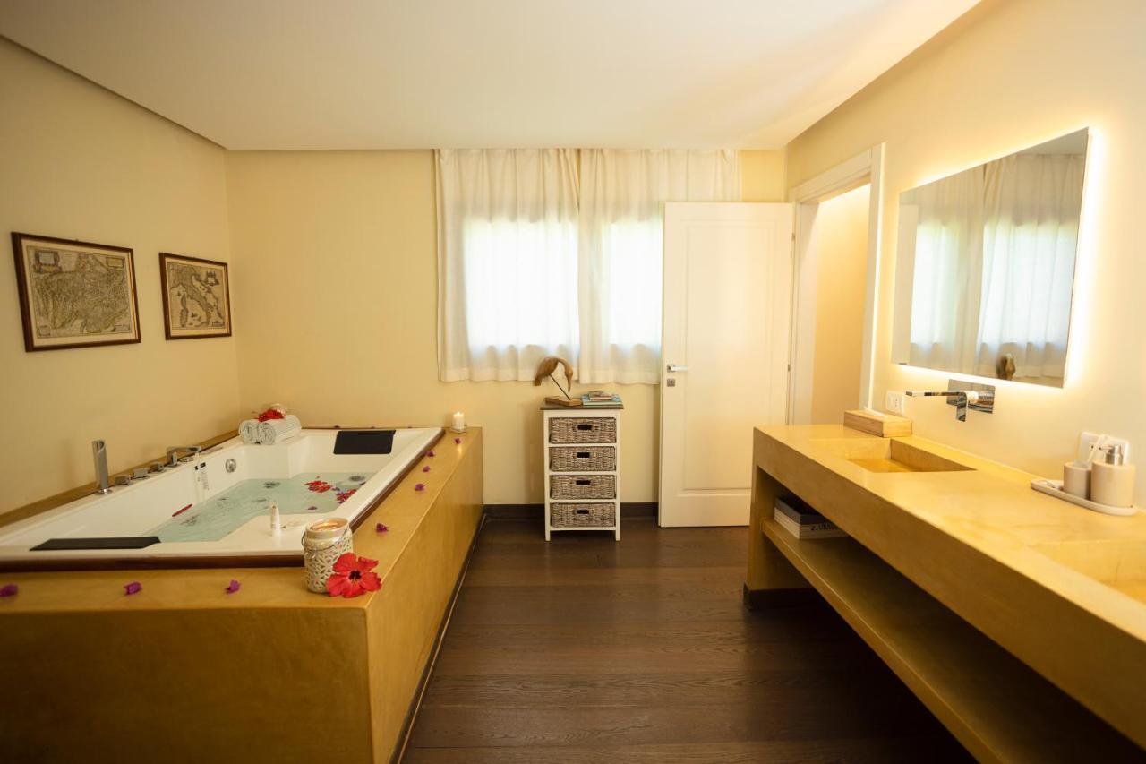 King Room Pool View