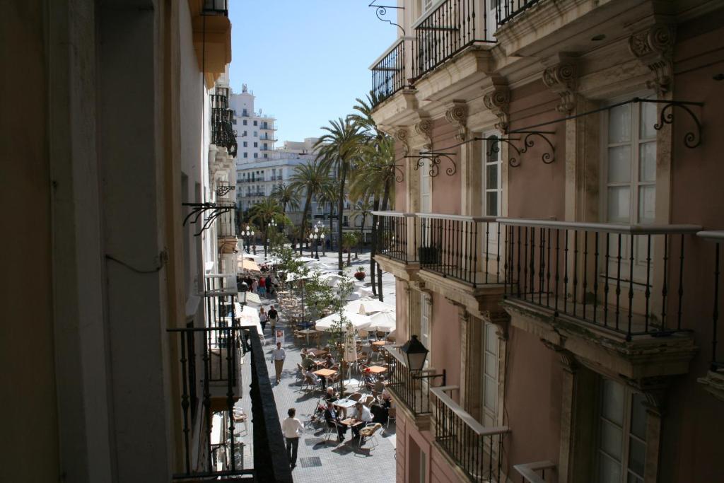 Chambre Double ou Lits Jumeaux avec Salle de Bains Commune et Balcon