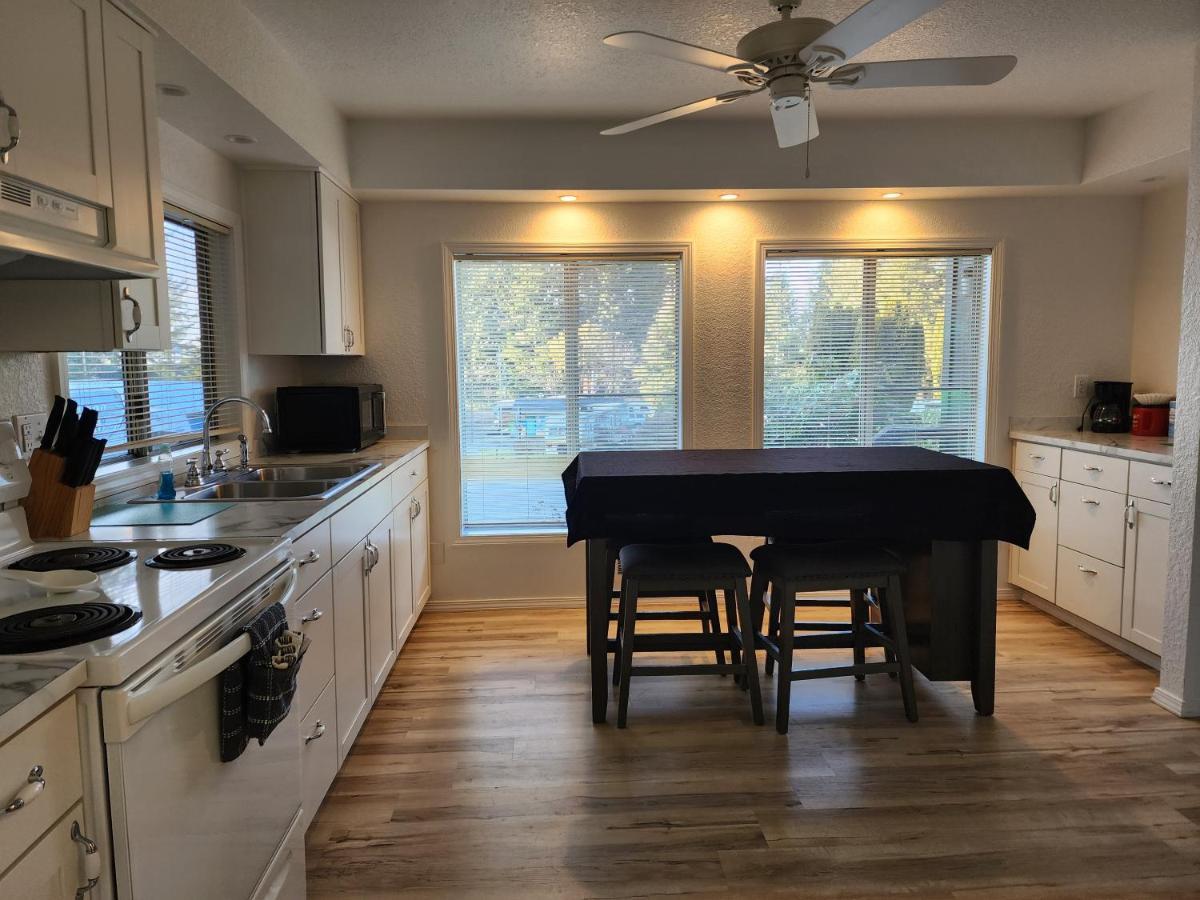 Spacious Suite on the Coast A