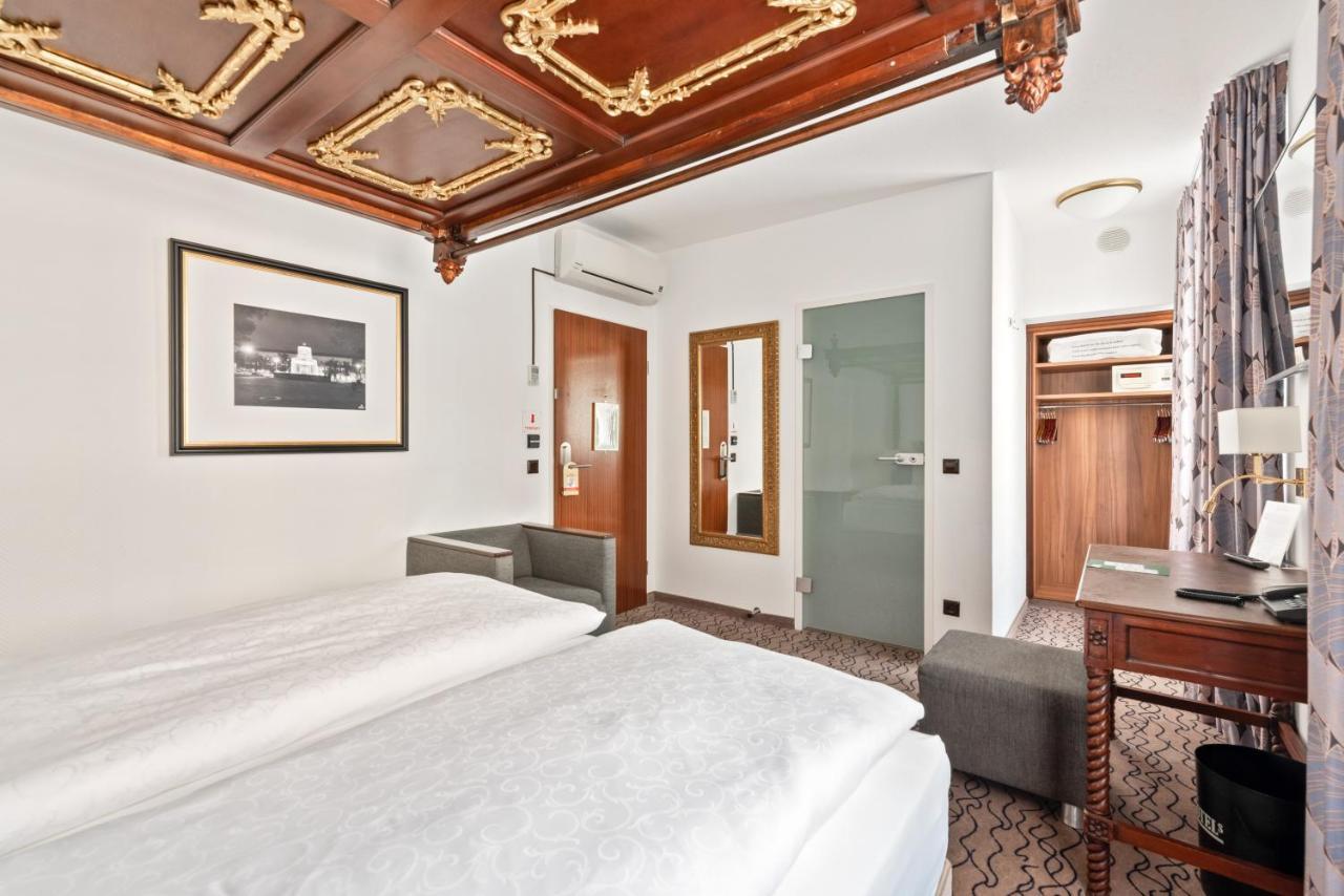 Club Double Room Courtyard View