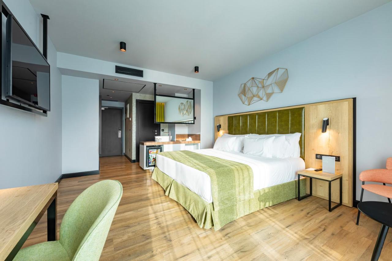 Deluxe King Room View