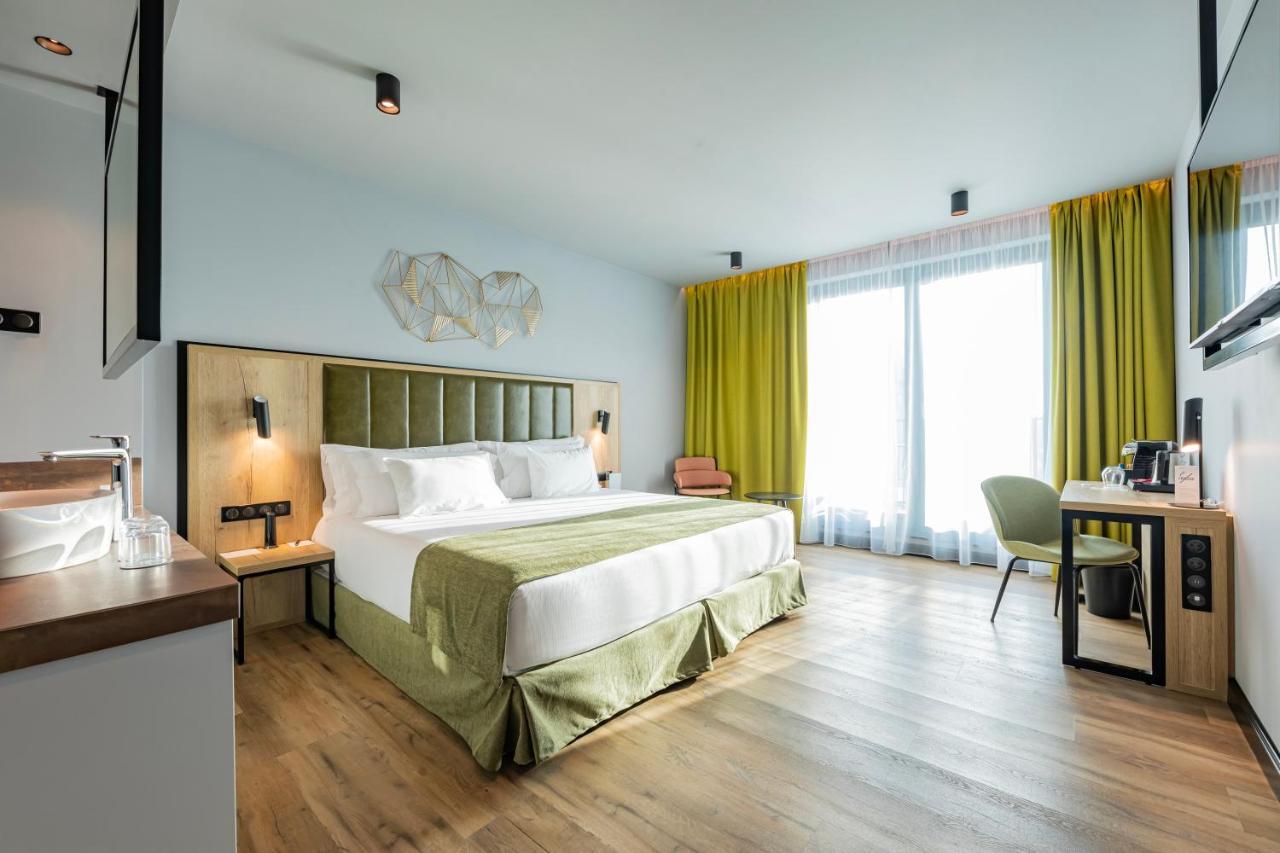 Deluxe King Room View
