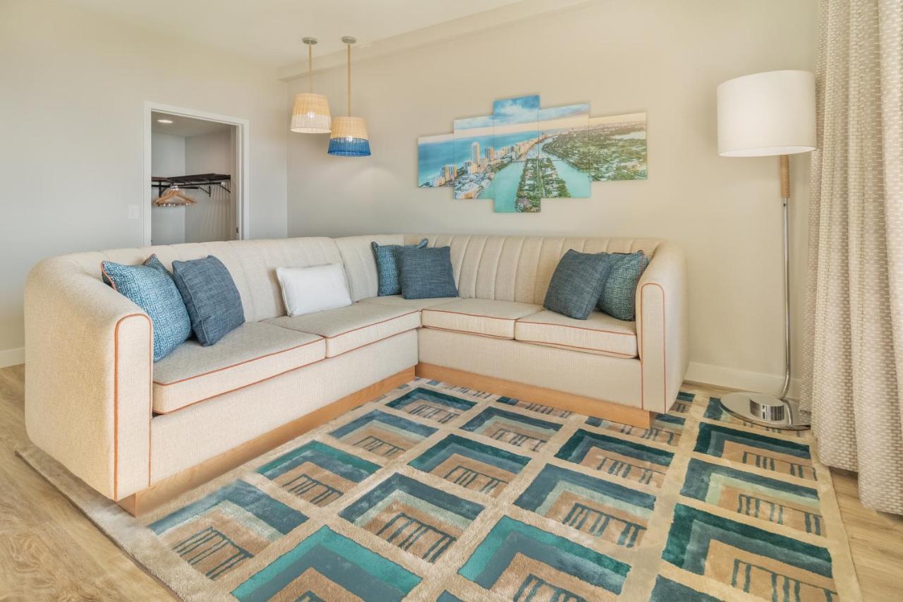 Suite com 1 Quarto e Cama King-size - Frente Mar