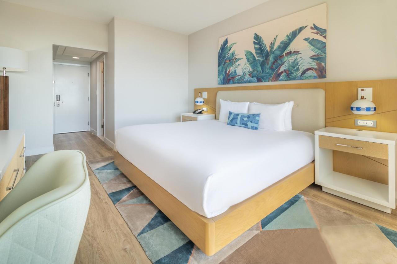 King Bed Oceanfront
