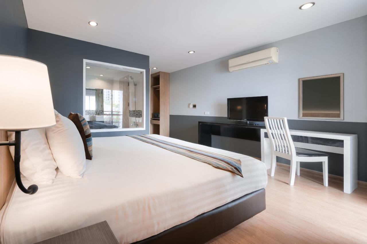 One-Bedroom Studio