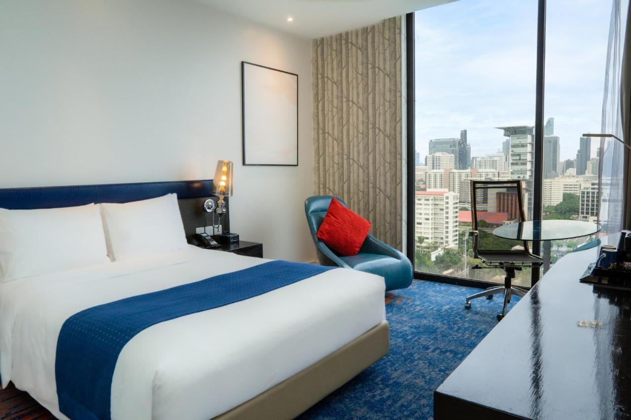 Standard Queen Room City View Smoking