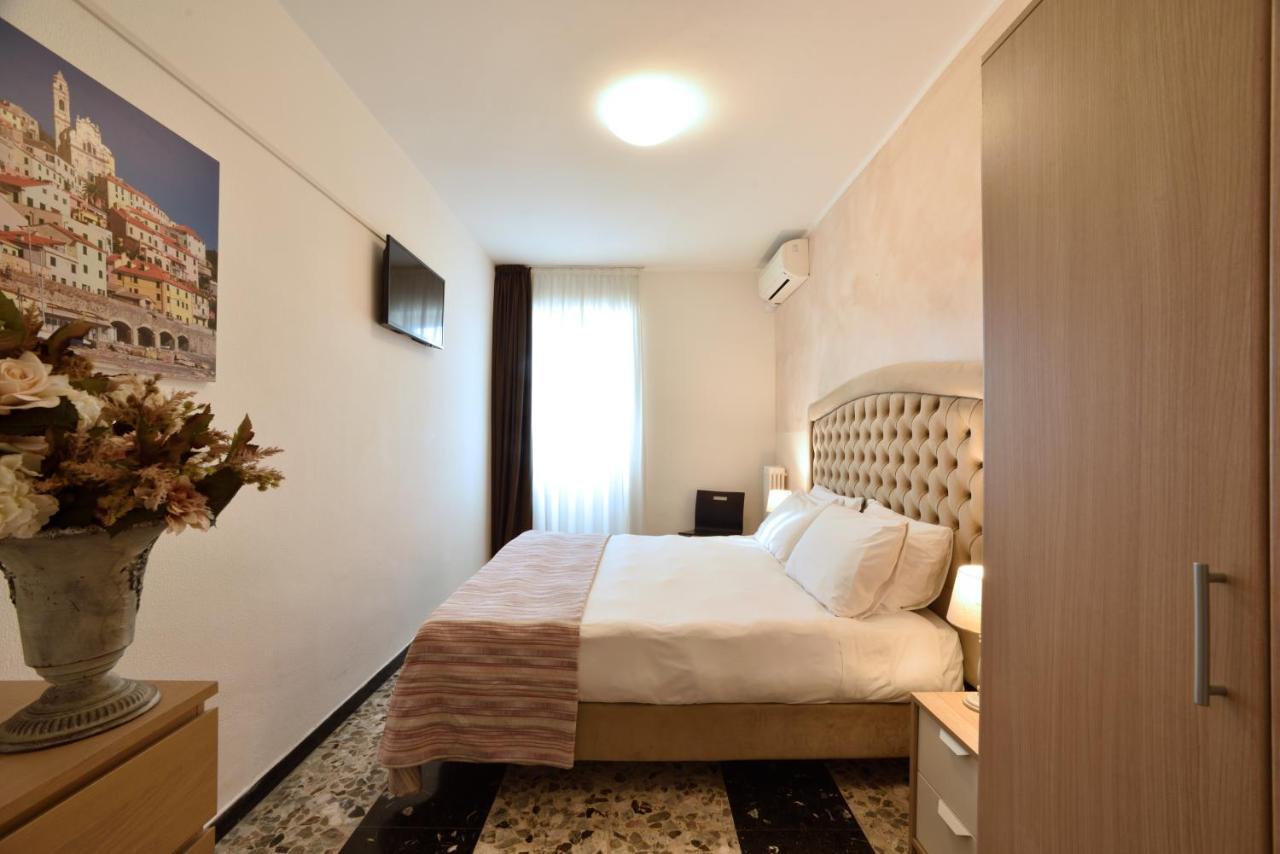 Double or Twin Room Partial Sea View