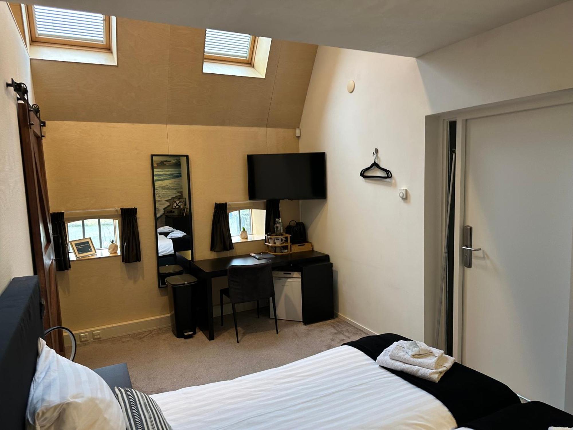 Double Room Private Bathroom