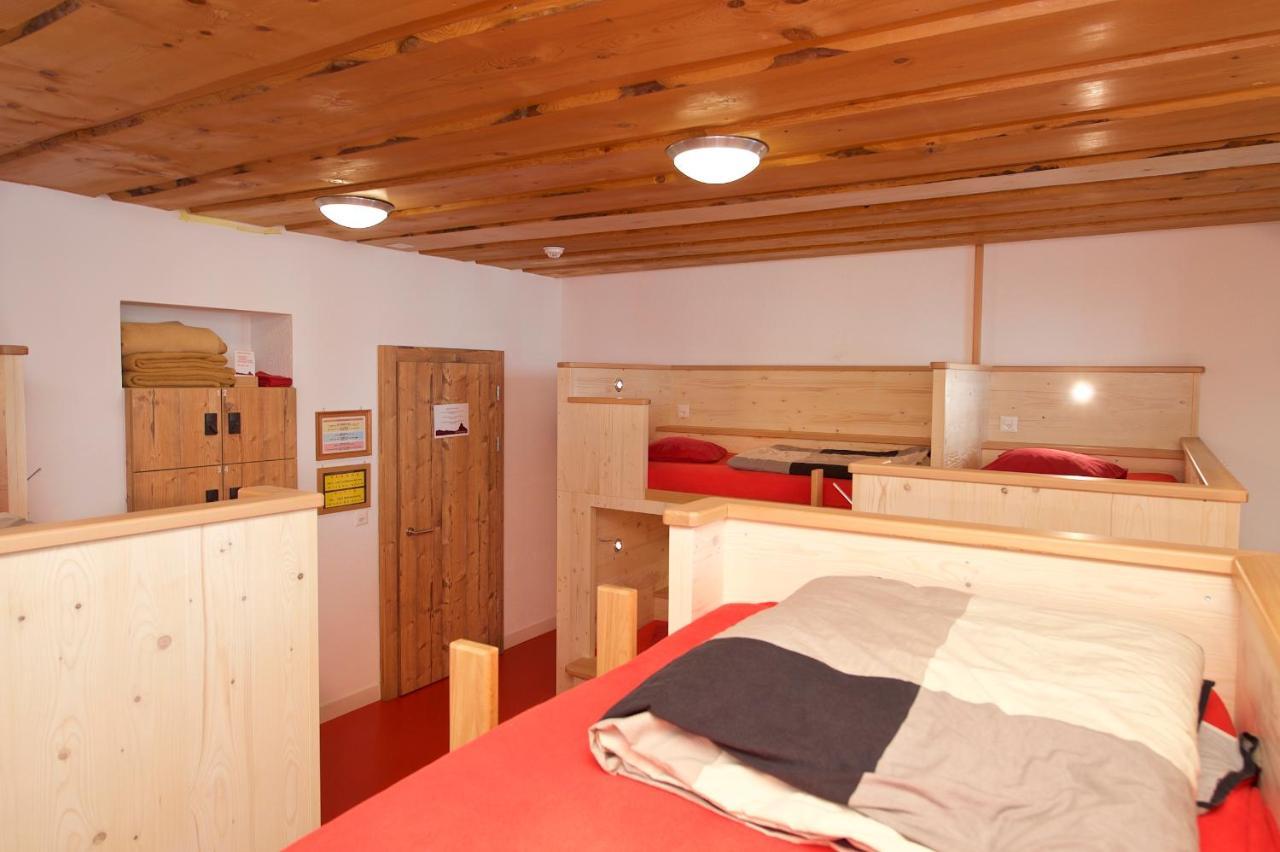 Bed Female Premium Dormitory Room WOMEN ONLY