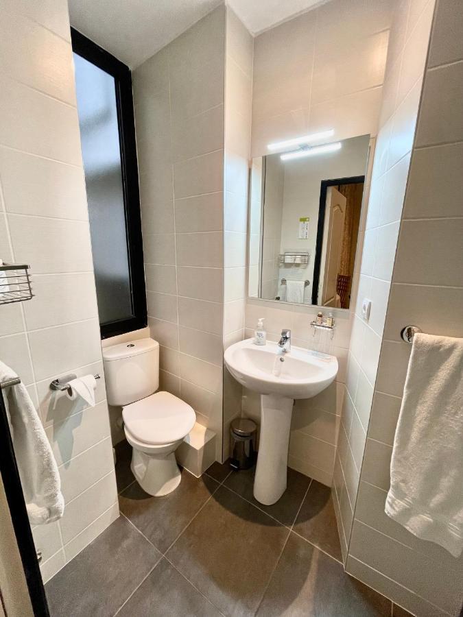 Economy Triple Room